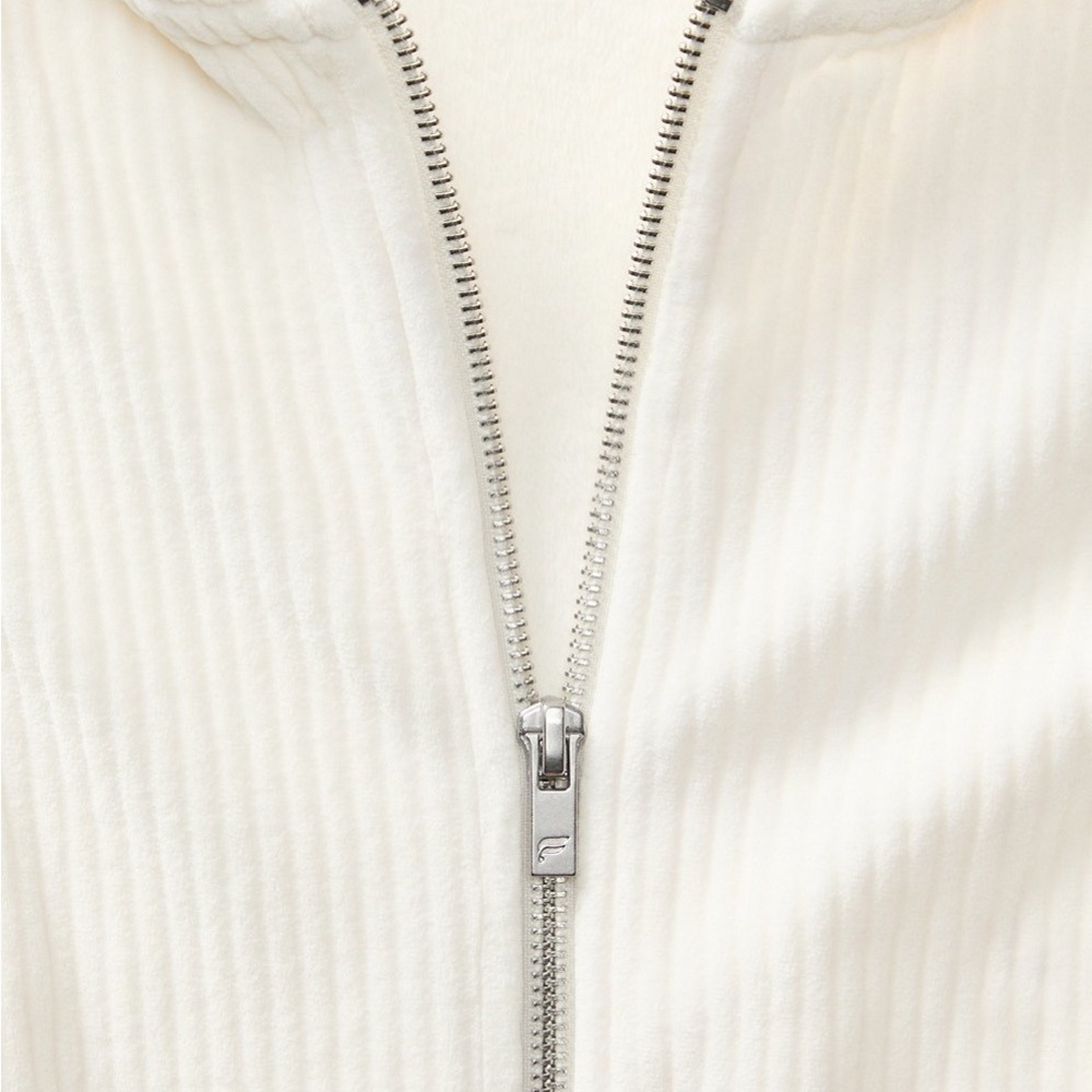 Cream Ribbed Long-Sleeve Zip-Front Jumpsuit - Picture 2 of 3